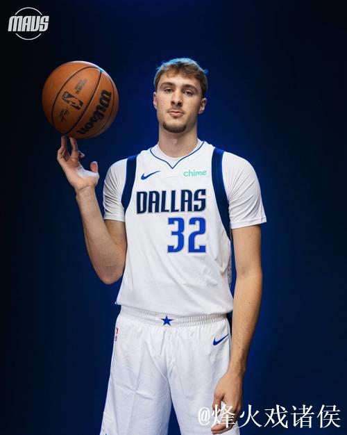 “42分!弗拉格追平独行侠新秀单场得分纪录” “42分!弗拉格追平独行侠新秀单场得分纪录”