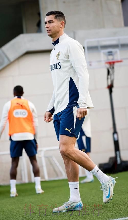 记者：C罗今天也在皇马巴尔德贝巴斯基地训练